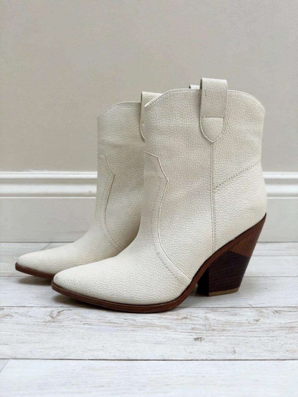 Limelight Dallas White Western Ankle Boots Women's 7 Pointed Toe